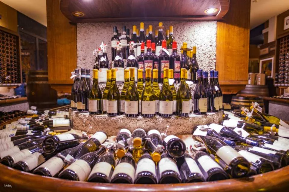 Cheers to Florence: an Exclusive Small-Group Wine Tasting Experience with Unlimited Wine