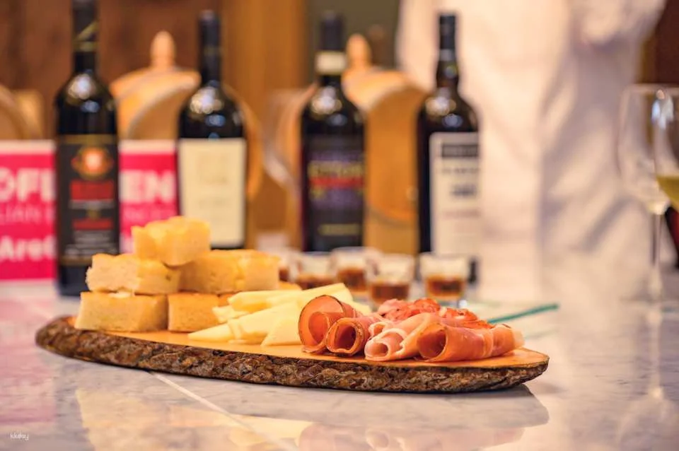 Cheers to Florence: an Exclusive Small-Group Wine Tasting Experience with Unlimited Wine