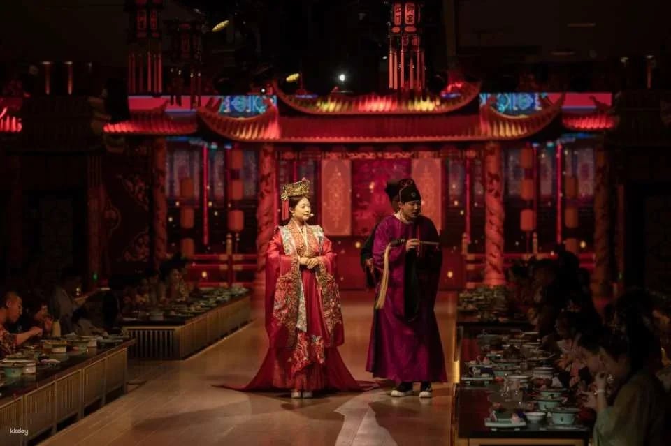Harbin Red Gate Imperial Banquet Dining Show Experience (11 Themed Spaces/Traditional Costumes/Palace Dishes)