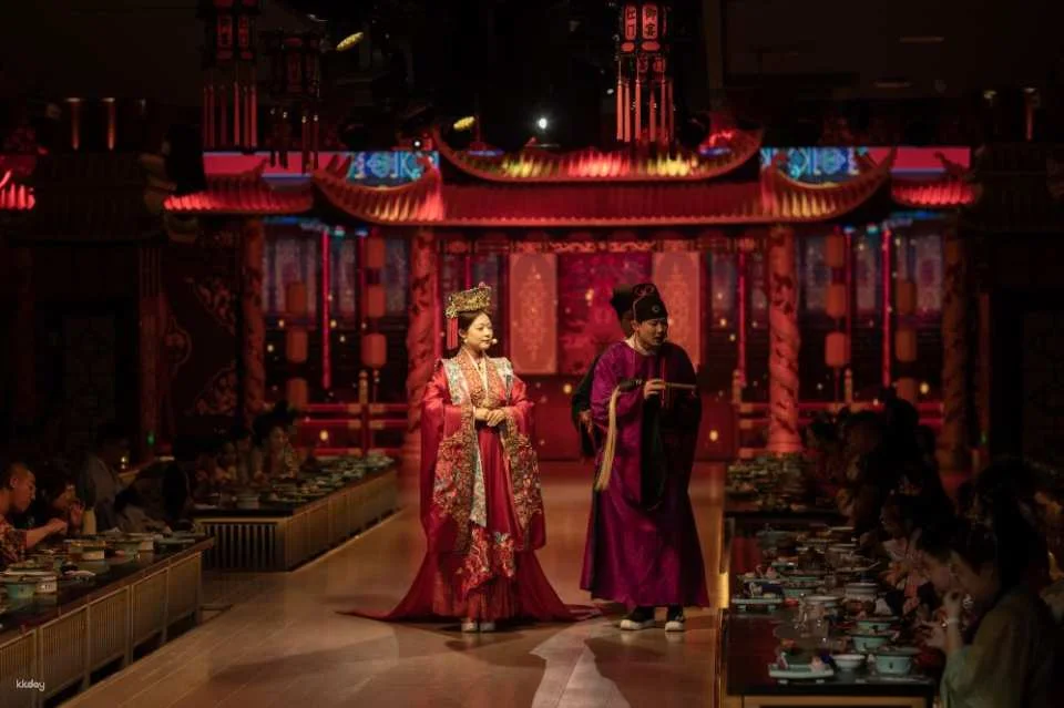 Harbin Red Gate Imperial Banquet Dining Show Experience (11 Themed Spaces/Traditional Costumes/Palace Dishes)