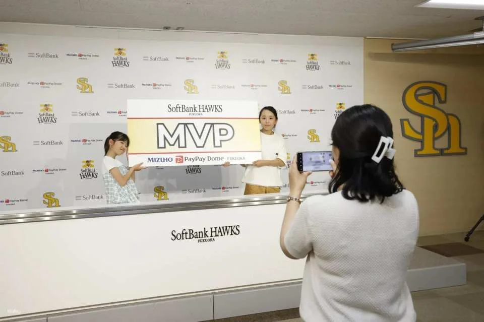 Japan | Fukuoka SoftBank Eagles & Mizuho PayPay Dome Guided Tour | Enjoy the Experience