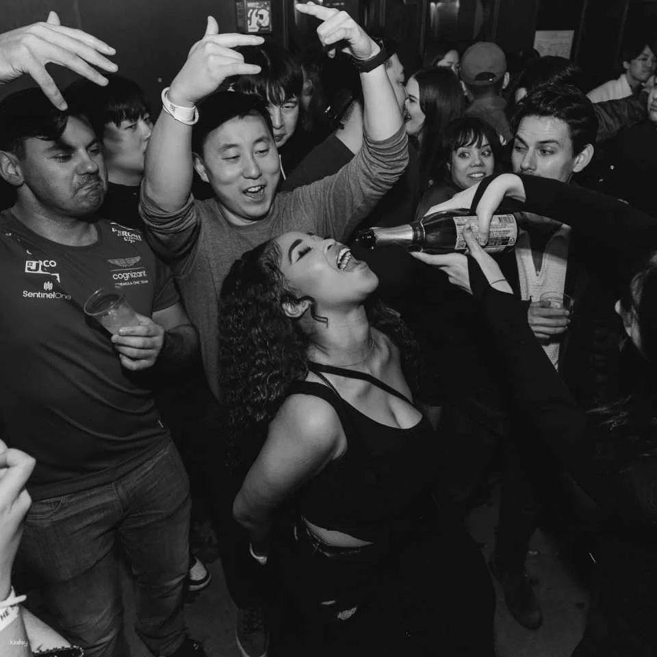 ITAEWON PUB CRAWL, Seoul