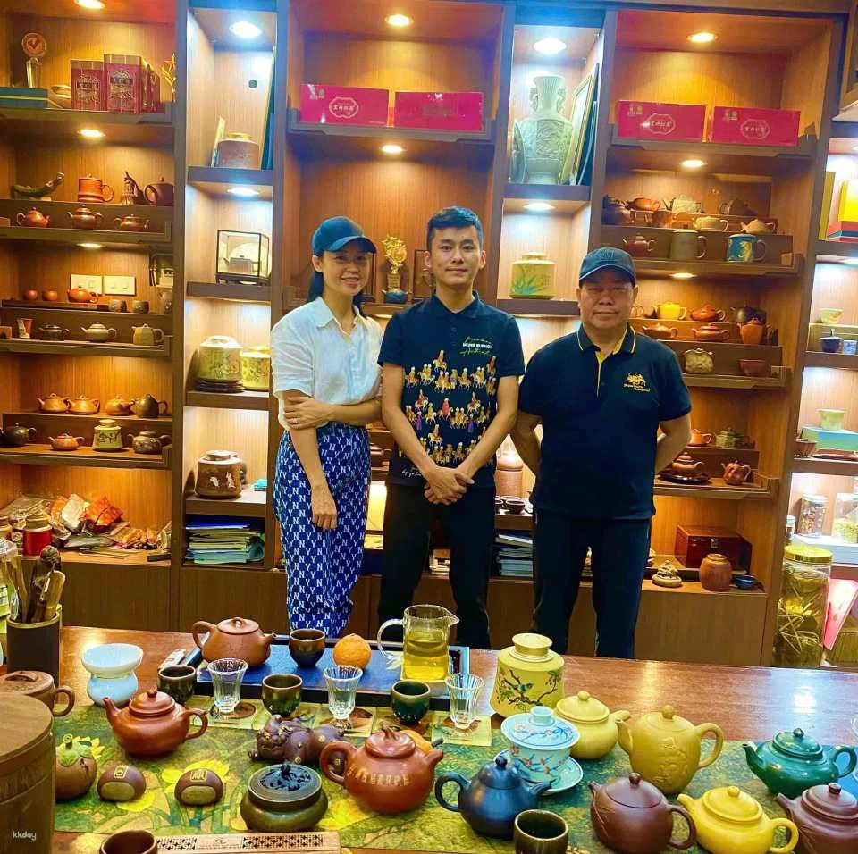 Hanoi Tea Tasting & Train Street Private Tour with Local Lunch (Buncha & Banhmi) | Hanoi, Vietnam