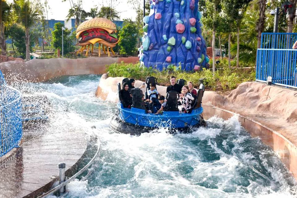 Dubai Motiongate Tour with Private Transfers