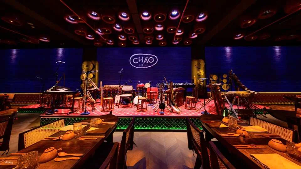 Ho Chi Minh City Cultural Night: Chào Show Premier Package (Includes Chào Show ticket, Vietnamese dinner & transfer