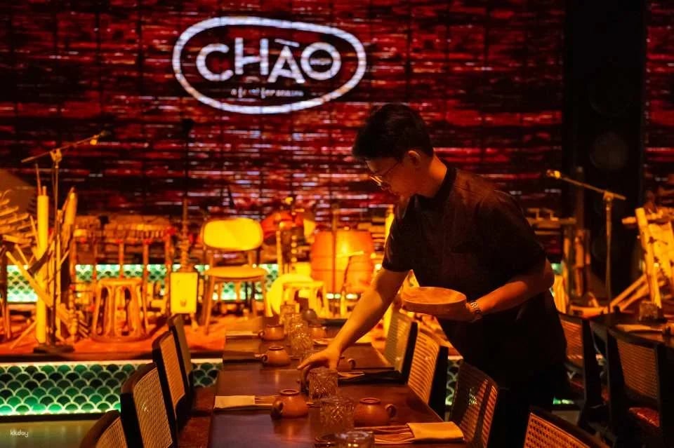 Ho Chi Minh City Cultural Night: Chào Show Premier Package (Includes Chào Show ticket, Vietnamese dinner & transfer
