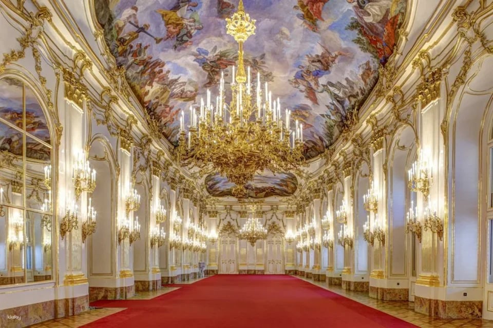 Schönbrunn Christmas Market and Palace Concert | Vienna