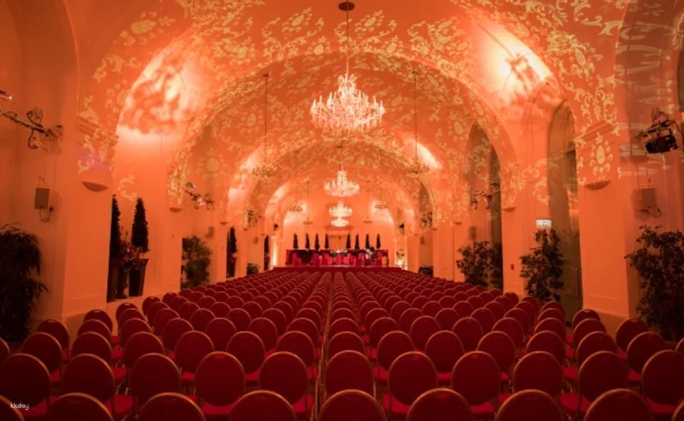 Schönbrunn Christmas Market and Palace Concert | Vienna