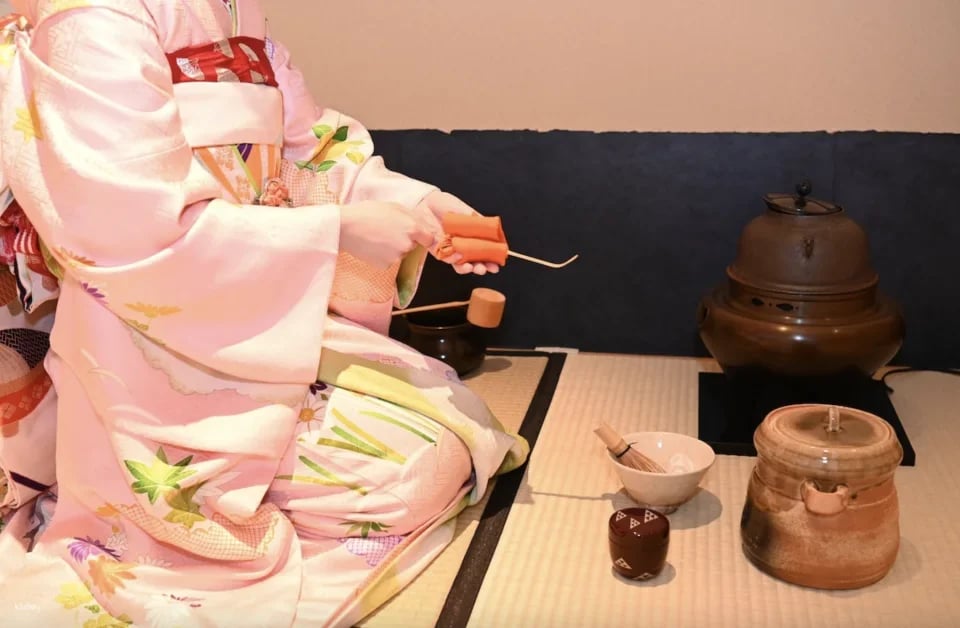 Kyoto, Japan | Gion Origakuya Kimono Experience: Traditional Tea Ceremony, Japanese Calligraphy, and Maiko Tea Ceremony