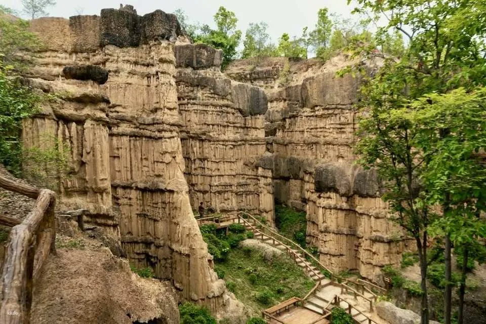 Chiang Mai Half Day Tour : Phachor Canyon and White Pagoda | Thailand