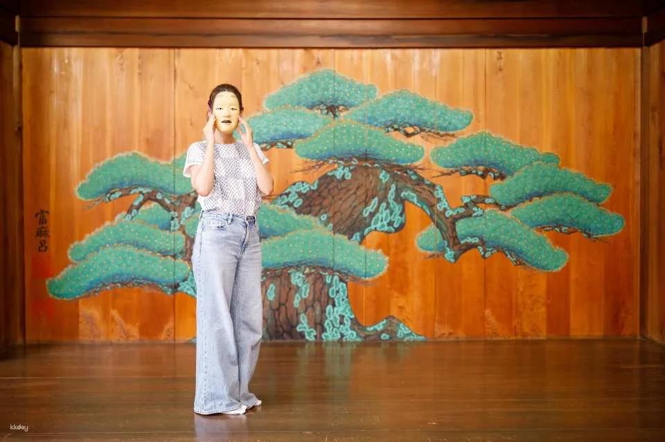 A Day Trip to Kishiwada Castle and Sugie Noh Theater in Osaka, Japan | Experience the Charm of a Century-Old Noh Theater