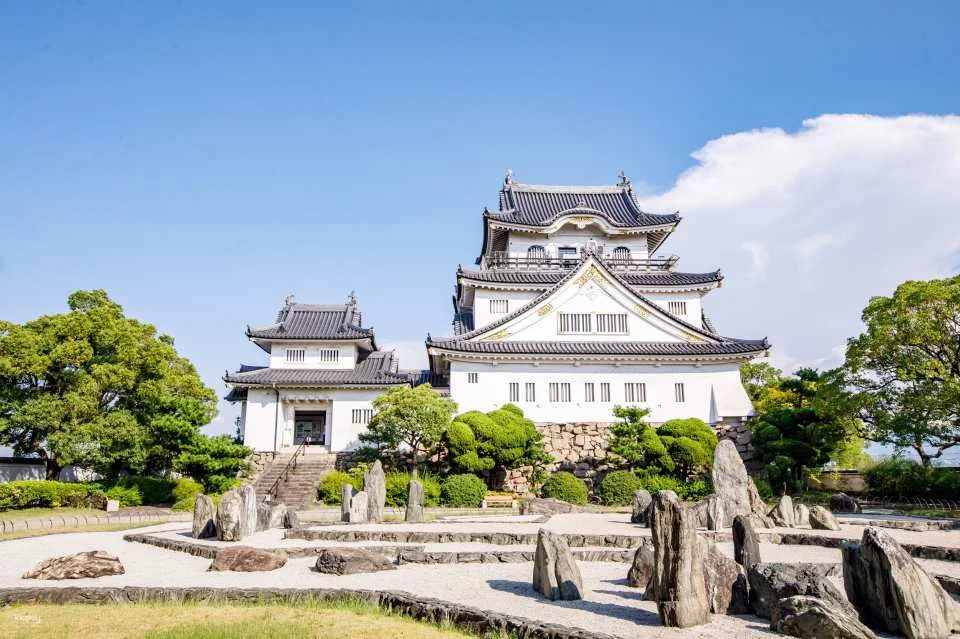 A Day Trip to Kishiwada Castle and Sugie Noh Theater in Osaka, Japan | Experience the Charm of a Century-Old Noh Theater