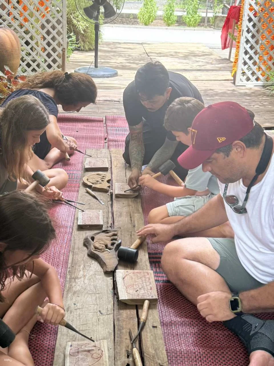 Thai Wood Carving Workshop: A Taste of Lanna Art at BAANTIPMANEE | Chiang Mai