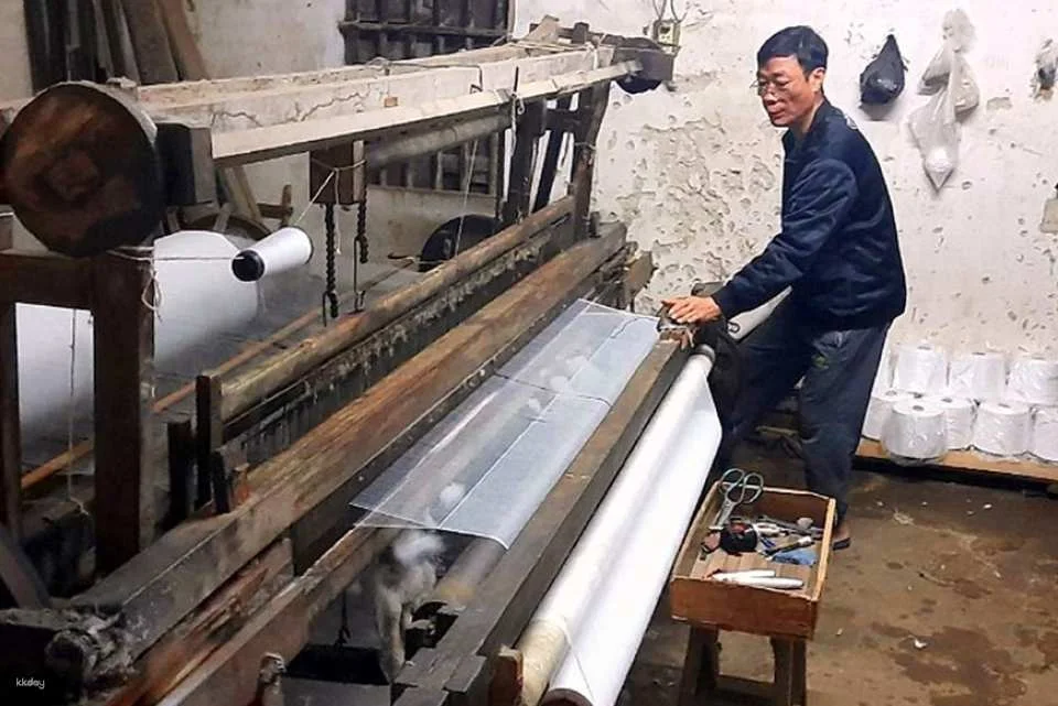 From Ha Noi city - One day trip to discover Bat Trang Traditional pottery village and Van Phuc silk village