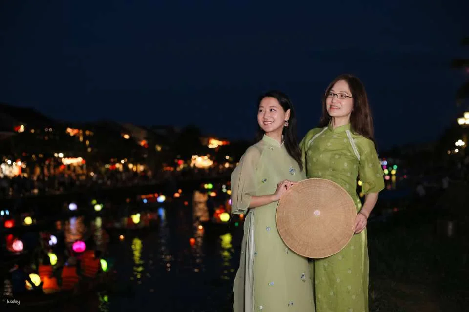 Hoi An Private Photoshoot & Guided Walking and Posing