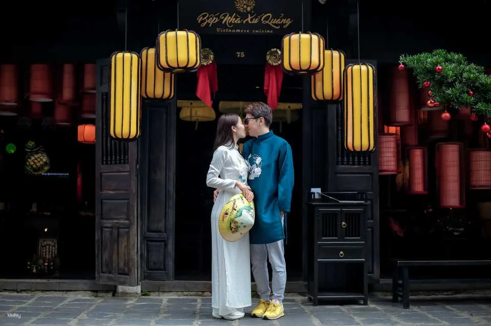 Hoi An Private Photoshoot & Guided Walking and Posing