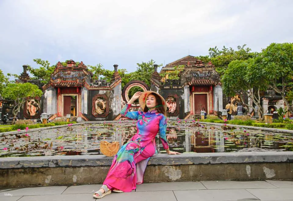 Hoi An Private Photoshoot & Guided Walking and Posing