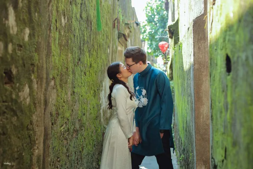 Hoi An Private Photoshoot & Guided Walking and Posing