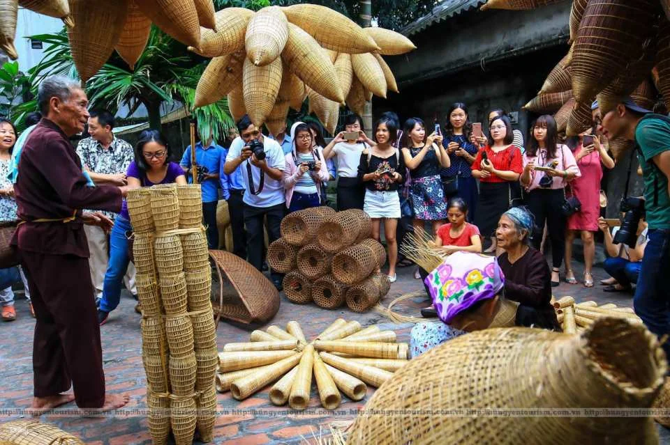 From Ha Noi city - Full day visit Bat Trang pottery village and Fish trap Village