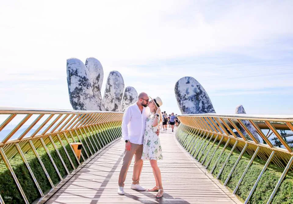 3 Hours Golden Bridge Photoshoot in Ba Na Hills (546303)