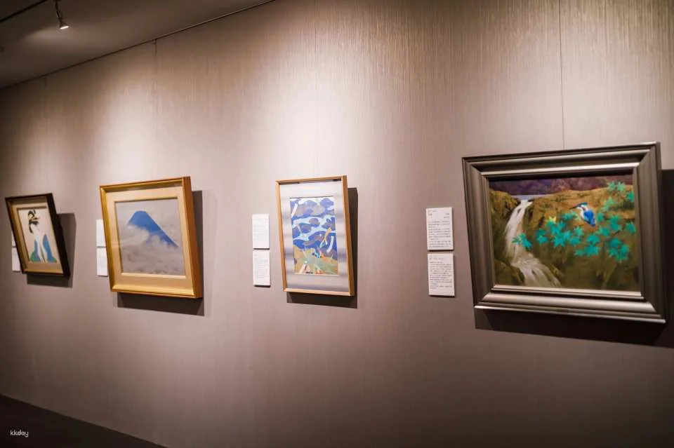 Special guided tour of the Kobayashi Museum of Art in Osaka and a leisurely half-day trip to enjoy Japanese sweets.