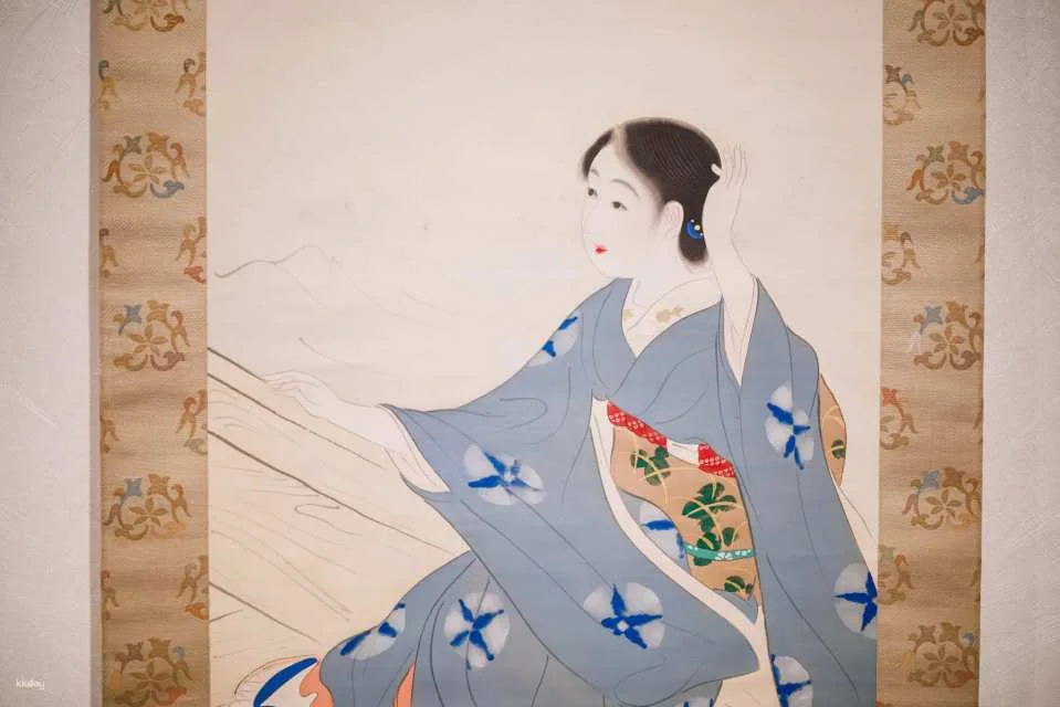 Special guided tour of the Kobayashi Museum of Art in Osaka and a leisurely half-day trip to enjoy Japanese sweets.