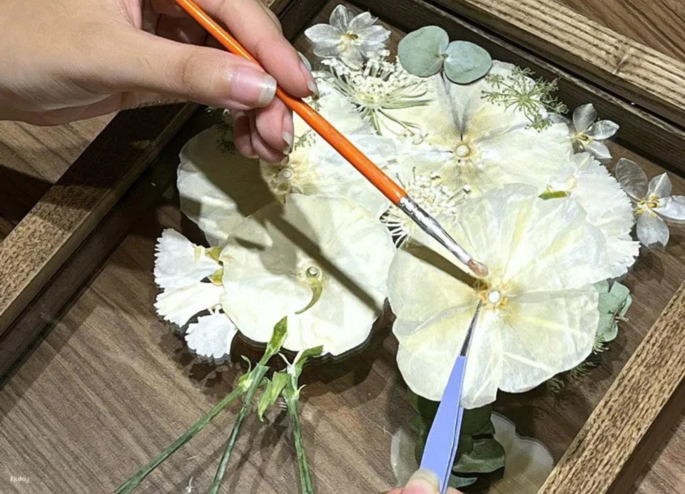 Ho Chi Minh City | Dried Flower Resin Workshop in Saigon