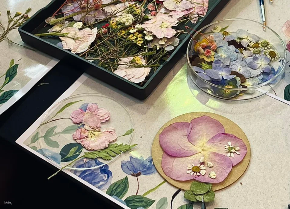 Ho Chi Minh City | Dried Flower Resin Workshop in Saigon