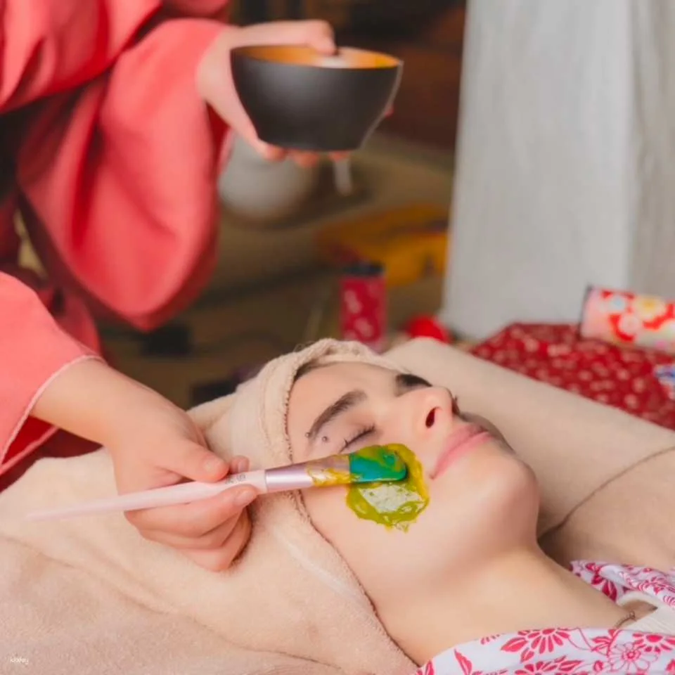 Osaka: Matcha Facial and Dry Head Spa (90 minutes) - A premium beauty experience enveloped in the aroma of matcha.