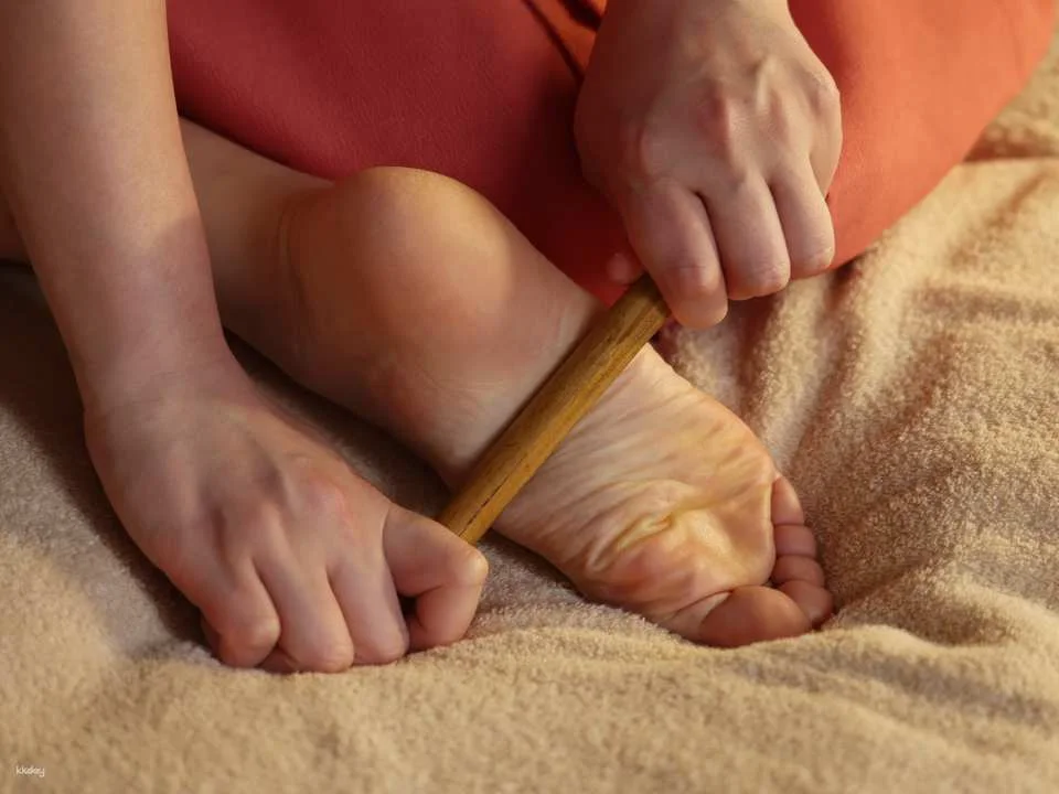 Osaka: Bamboo Oil Therapy (60 minutes) - Warm hand techniques that lead to deep healing