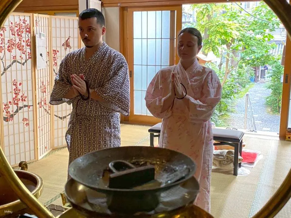 Osaka: Japanese Relaxation Experience with Matcha Tea and Footbath (45 minutes)