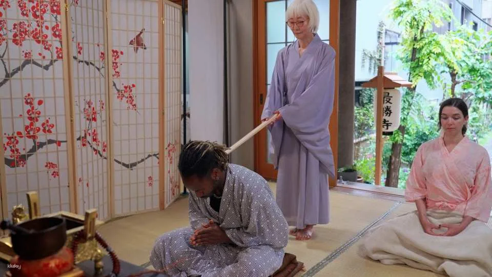 Osaka: Quiet Zen Retreat at a Temple at Night (60 mins)