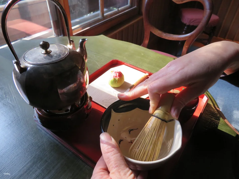 Experience making fresh matcha in an authentic Japanese space [Ticket to the adjacent art museum included]