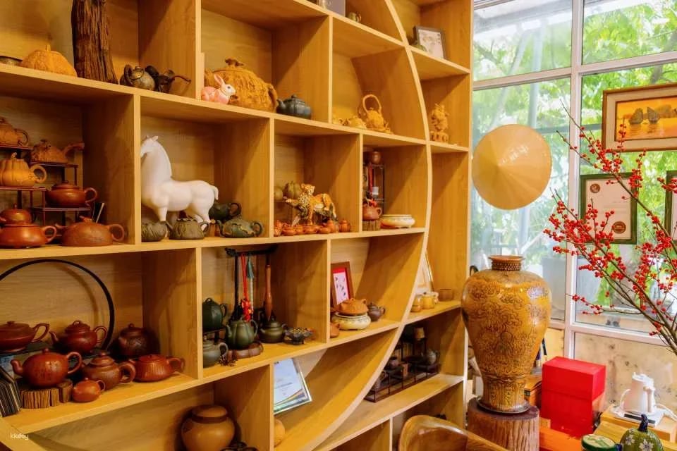 The Artisan's Brew: Coastal Farm Culture & Tea Experience in Hanoi