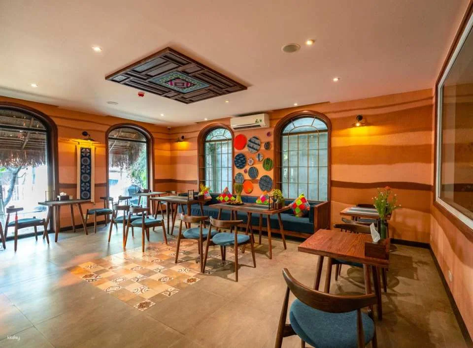 Herbal Spa Hoi An Massage Experience | All-Natural Essential Oil Therapy + Complimentary drinks (Tea, Fruit & Snack)
