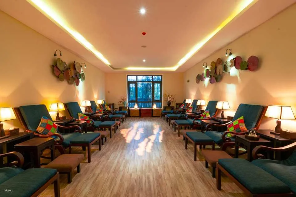 Herbal Spa Hoi An Massage Experience | All-Natural Essential Oil Therapy + Complimentary drinks (Tea, Fruit & Snack)