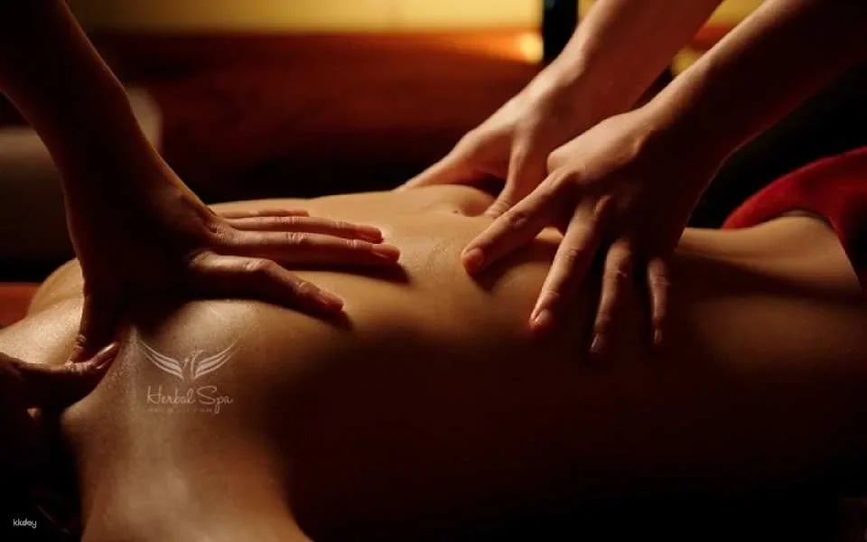 Herbal Spa Hoi An Massage Experience | All-Natural Essential Oil Therapy + Complimentary drinks (Tea, Fruit & Snack)