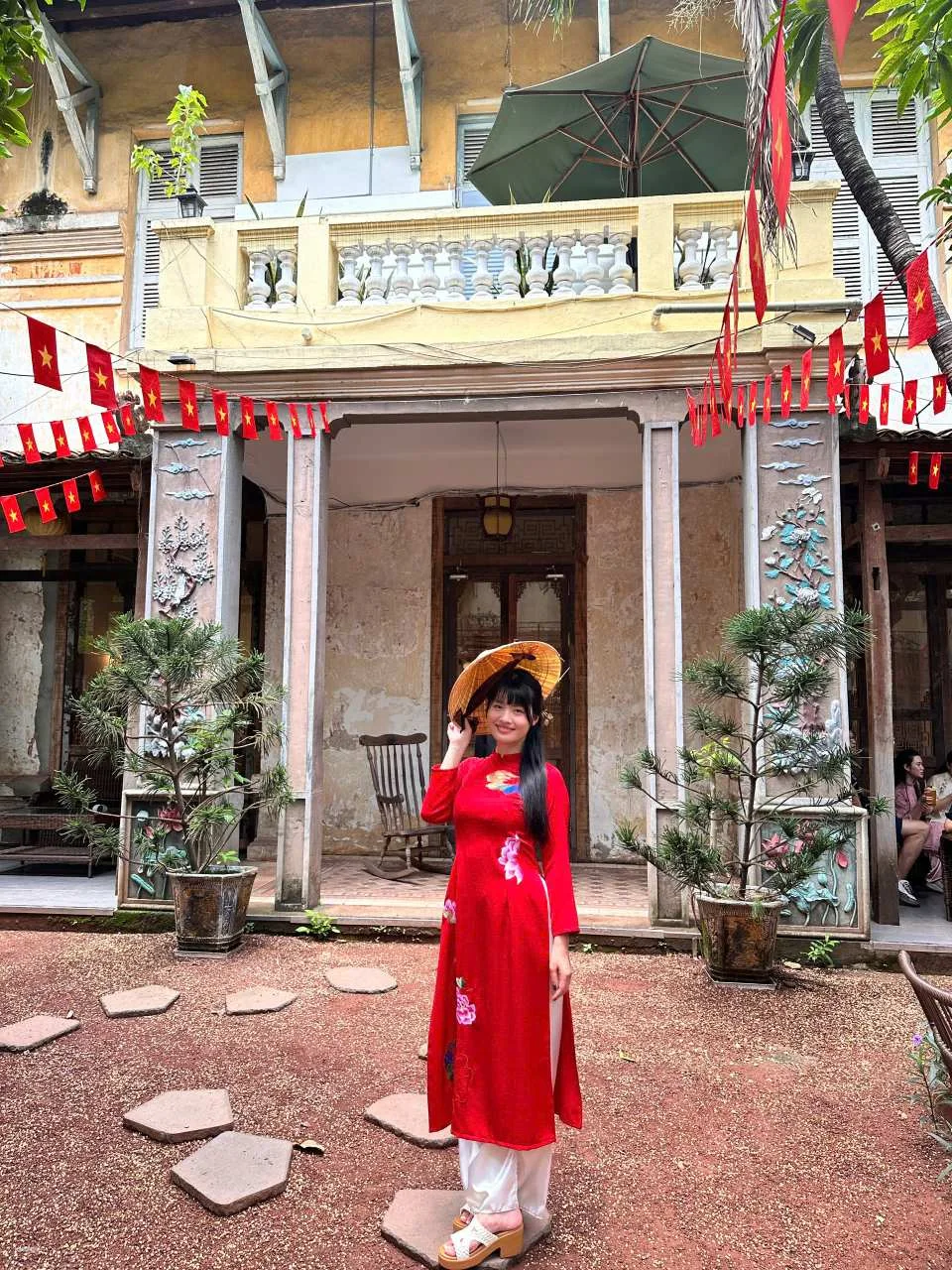 Ho Chi Minh City | Ao Dai Try On & Instagramable Cafe Photo Experience With Local Guide