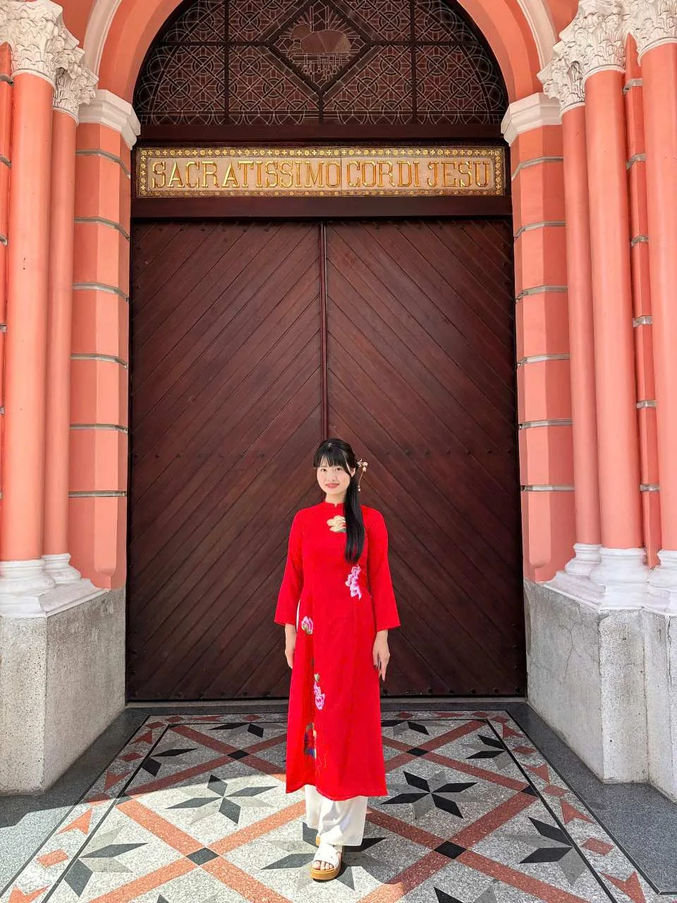 Ho Chi Minh City | Ao Dai Try On & Instagramable Cafe Photo Experience With Local Guide
