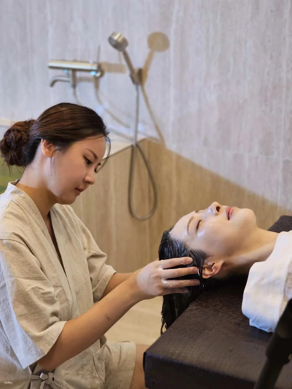 THE SEOL:HA Hongdae | Korean Traditional Body Scrub (Seshin)