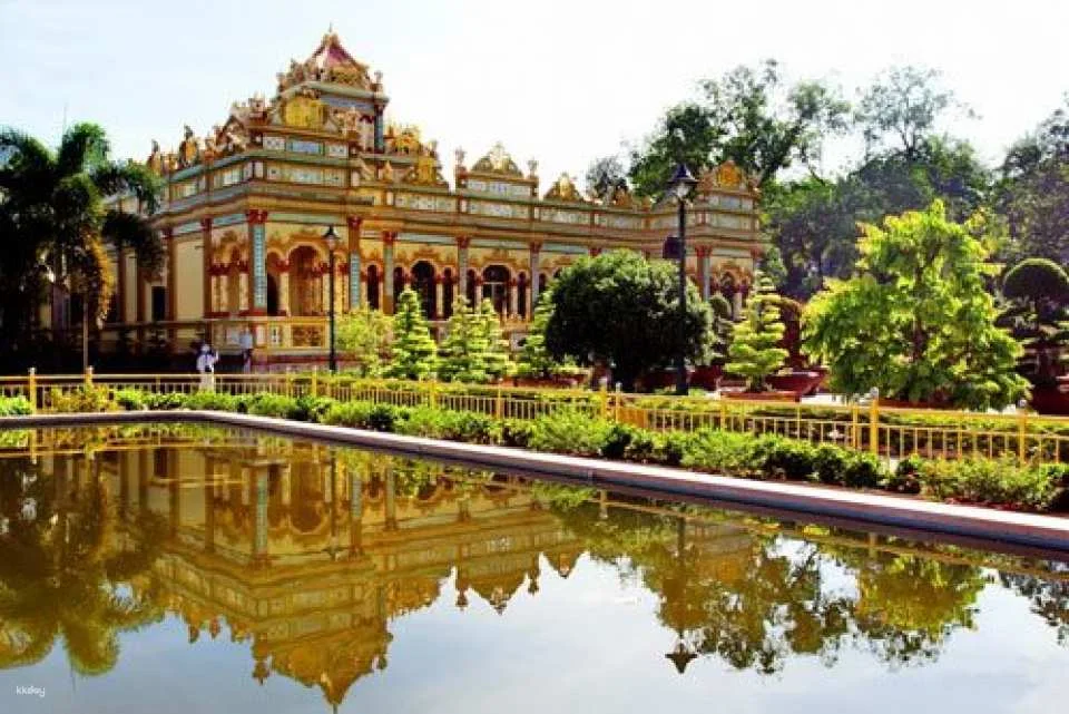 Mekong Delta One Day Trip: Ho Chi Minh - My Tho - Ben Tre - Vinh Trang pagoda - Unicorn island - Thoi Son Island
