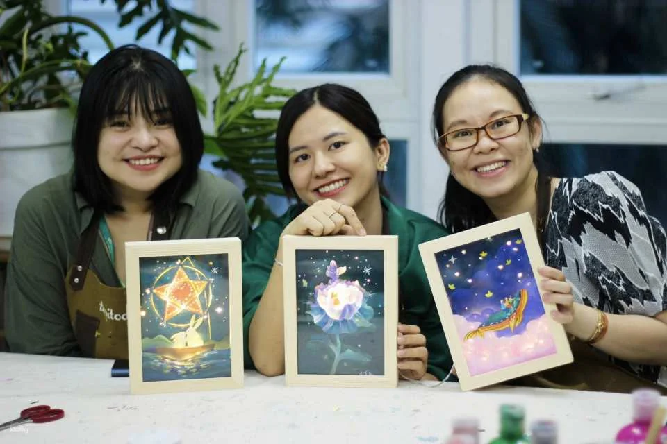 Ho Chi Minh City | Lightbox Art Workshop with Local Artists in Saigon