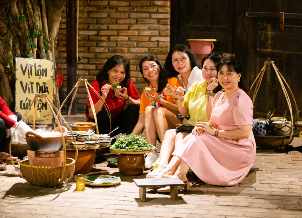 Nha Trang | Food and Cultural Experience with Folk Show | With Local Guide