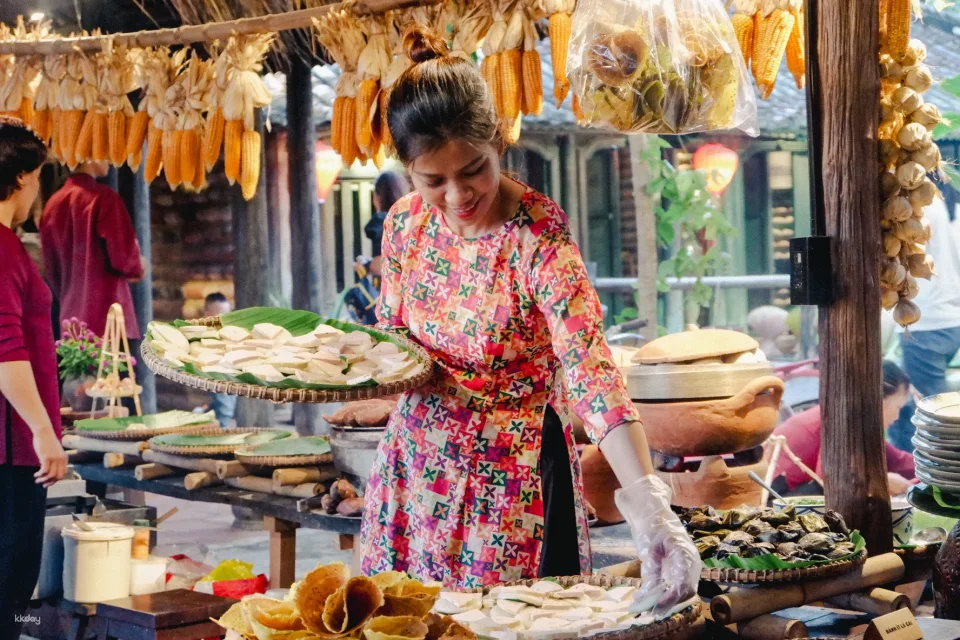 Nha Trang | Food and Cultural Experience with Folk Show | With Local Guide