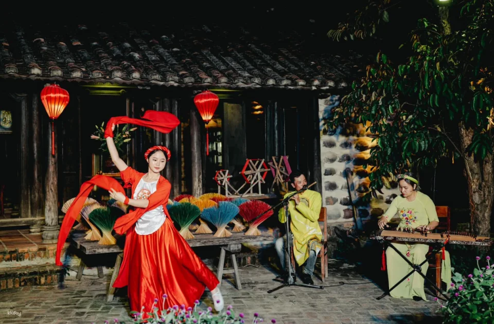 Nha Trang | Food and Cultural Experience with Folk Show | With Local Guide