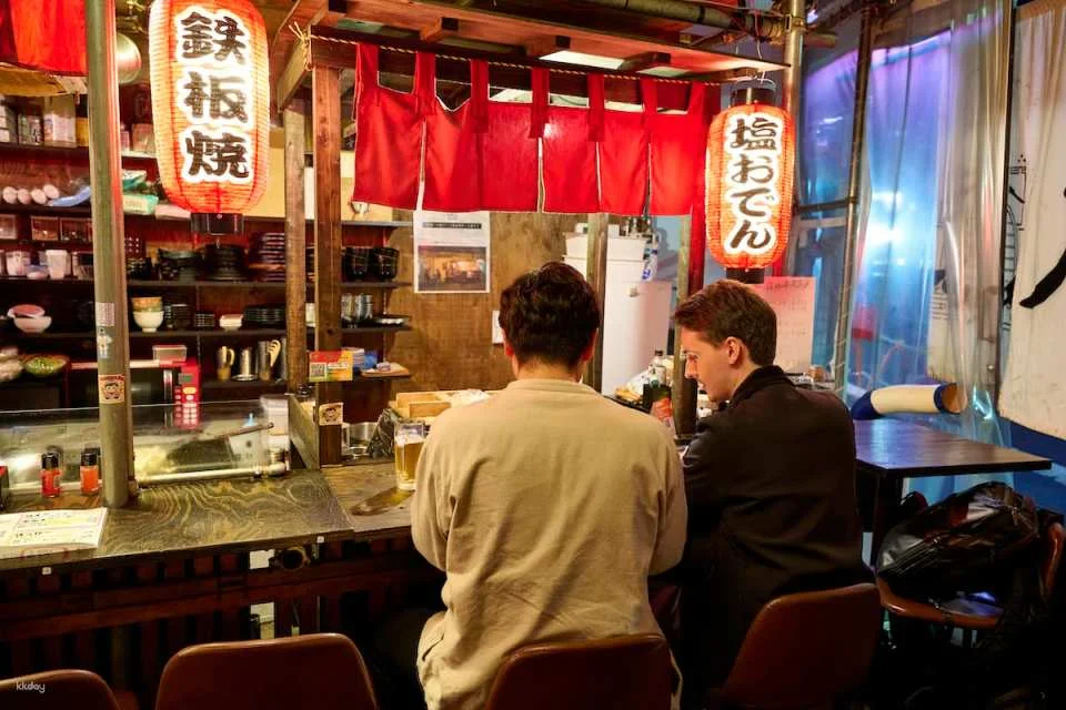 Nighttime exploration in Osaka, Japan: Visiting popular gatherings in the alleyways