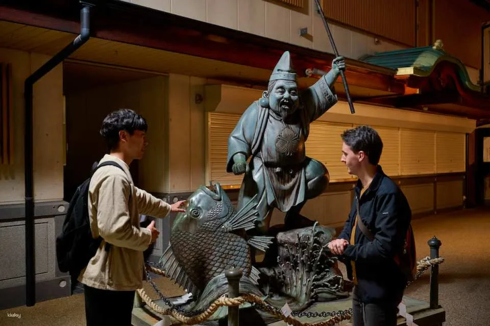 Nighttime exploration in Osaka, Japan: Visiting popular gatherings in the alleyways