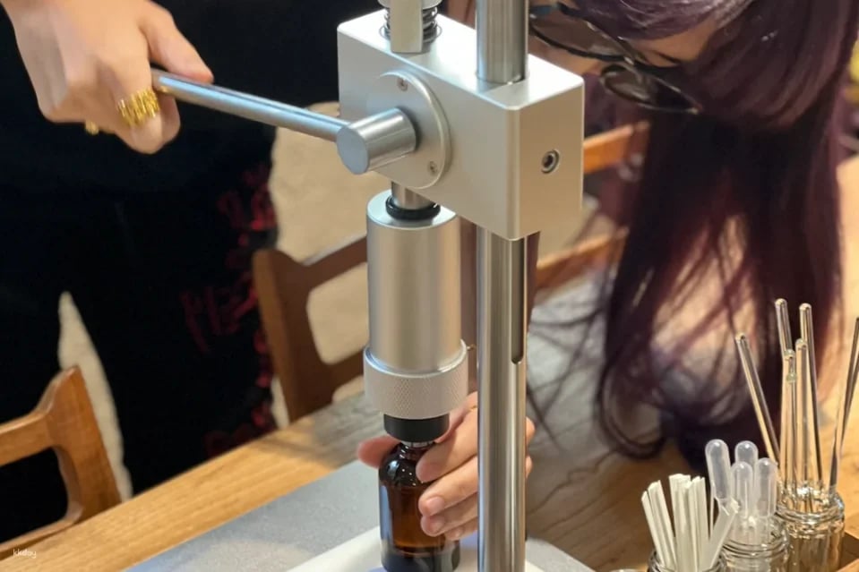 Create Your Own Scent – Natural Perfume Class