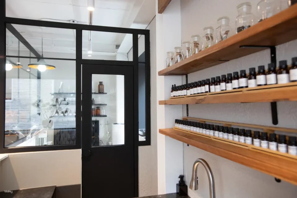 Create Your Own Scent – Natural Perfume Class
