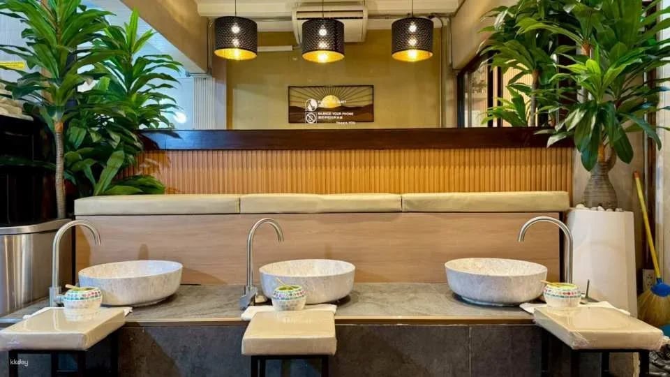 Lek Massage BTS Siam | Thailand